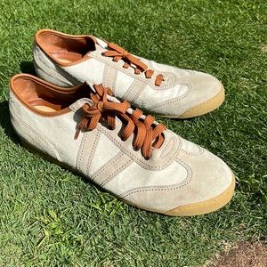 Vintage (2007) Men’s LV shoes.